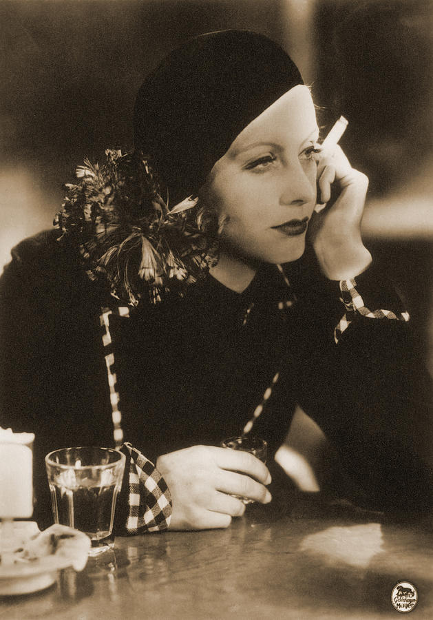 Greta Garbo, Hollywood Movie Star #13 Photograph by Photo Researchers