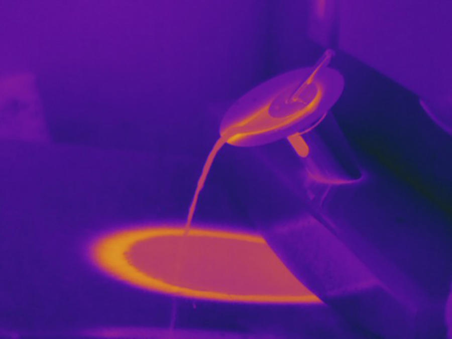 Hot Running Water, Thermogram #8 Photograph by Science Stock Photography