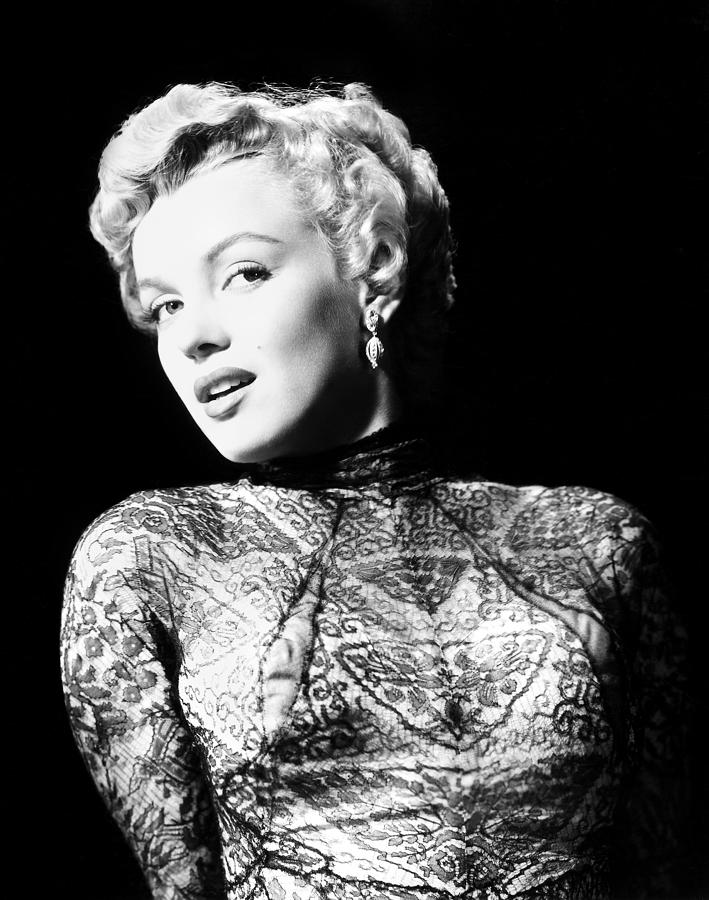 Portrait Photograph - Marilyn Monroe #10 by Granger