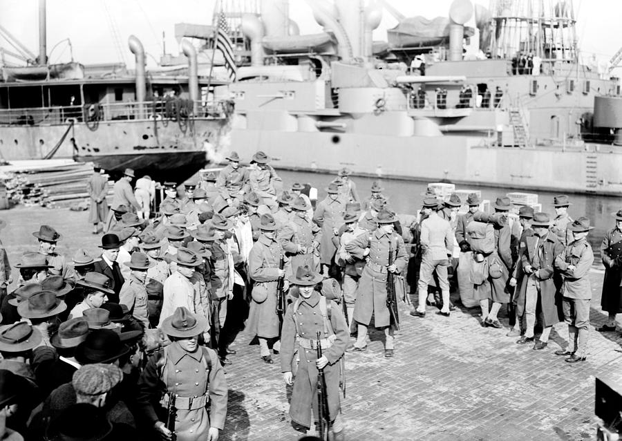 Marines Departing, 1913 Photograph by Granger - Fine Art America