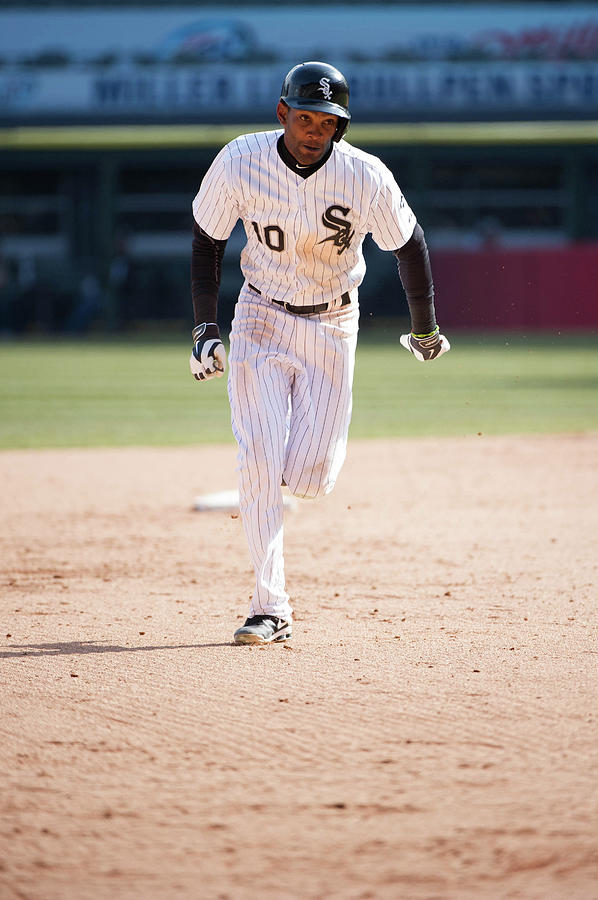 Minnesota Twins V Chicago White Sox Photograph by Ron Vesely Minnesota Twins V Chicago White Sox Photograph by Ron Vesely
