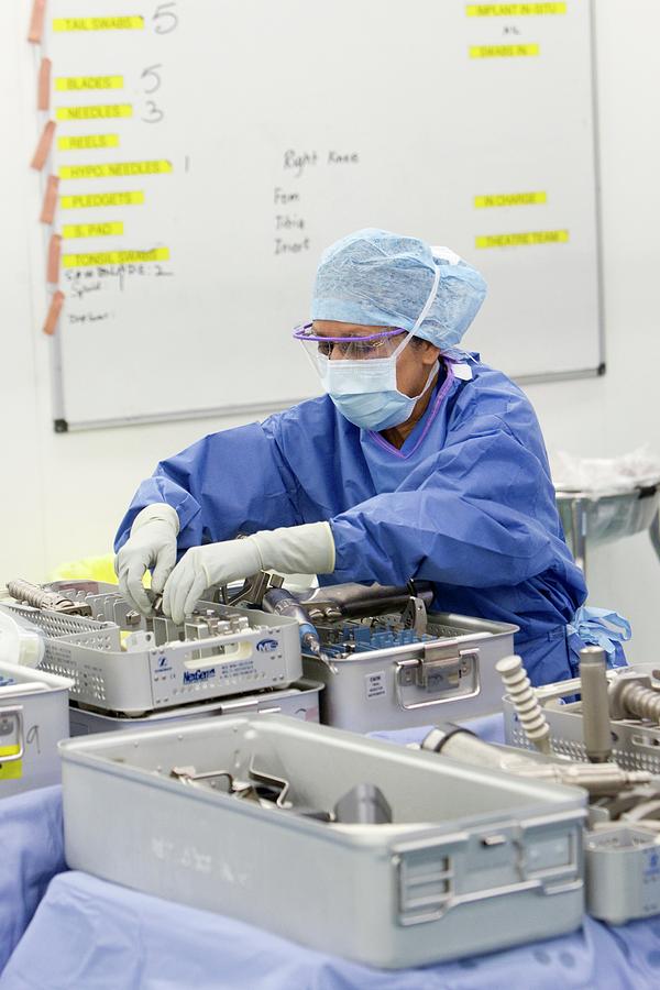 Preparing For Surgery Photograph By Mark Thomas Science Photo Library