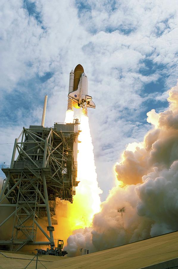 Space Shuttle Final Flight #8 Photograph by Nasa/science Photo Library