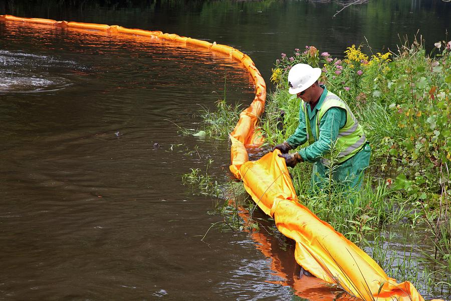 Battle Creek Photograph - Oil Spill Cleanup #9 by Jim West
