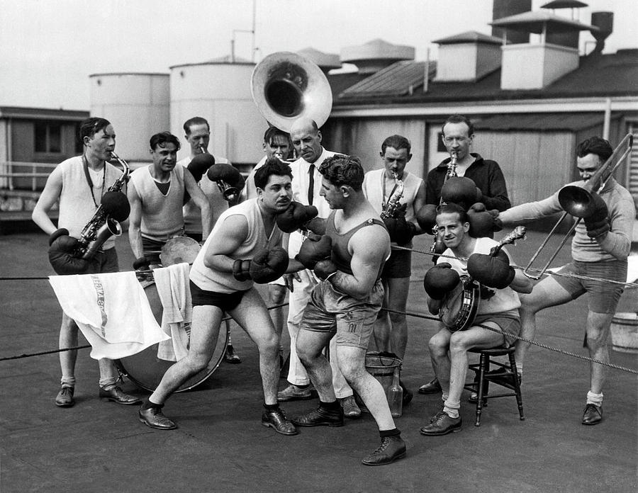 Los Angeles Photograph - A Boxing Orchestra by Underwood Archives