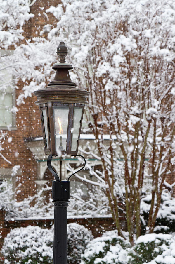 Christmas Photograph - A Gas Lamp In Historic Twickenham by William Sutton