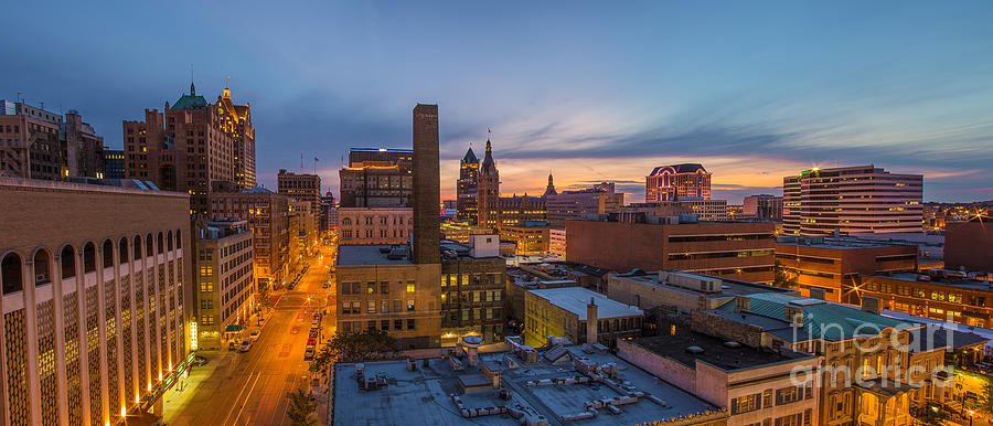 A Milwaukee Evening Photograph by Andrew Slater