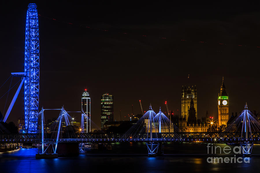 A Night on the Thames Photograph by John Daly