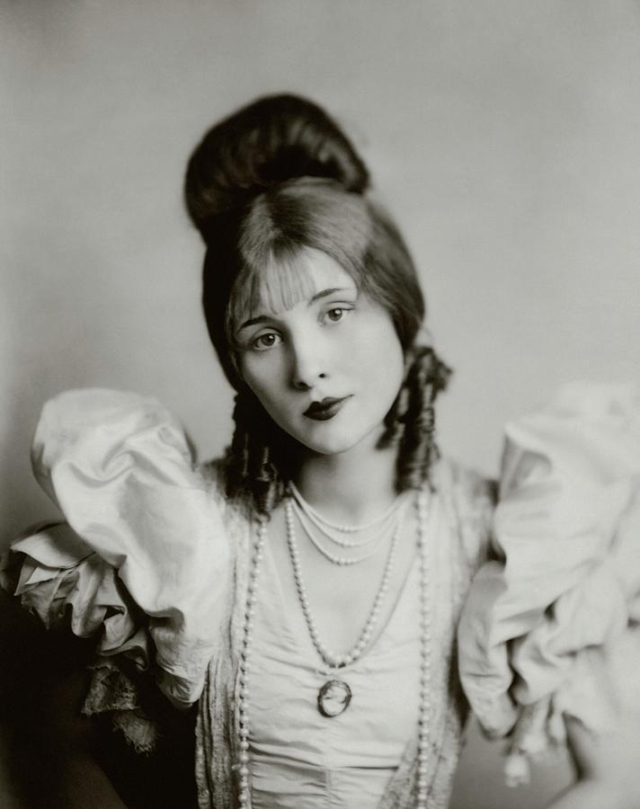 A Portrait Of Edythe Baker Photograph by Florence Vandamm