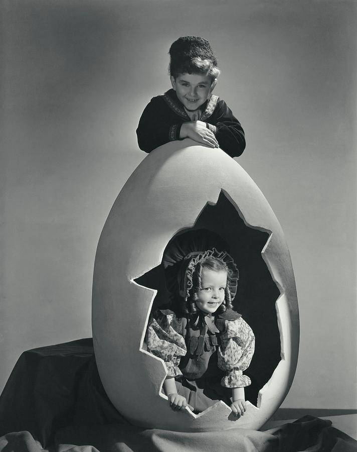 A Portrait Of Lorna Lynn Meyers And Howard Photograph by Horst P. Horst