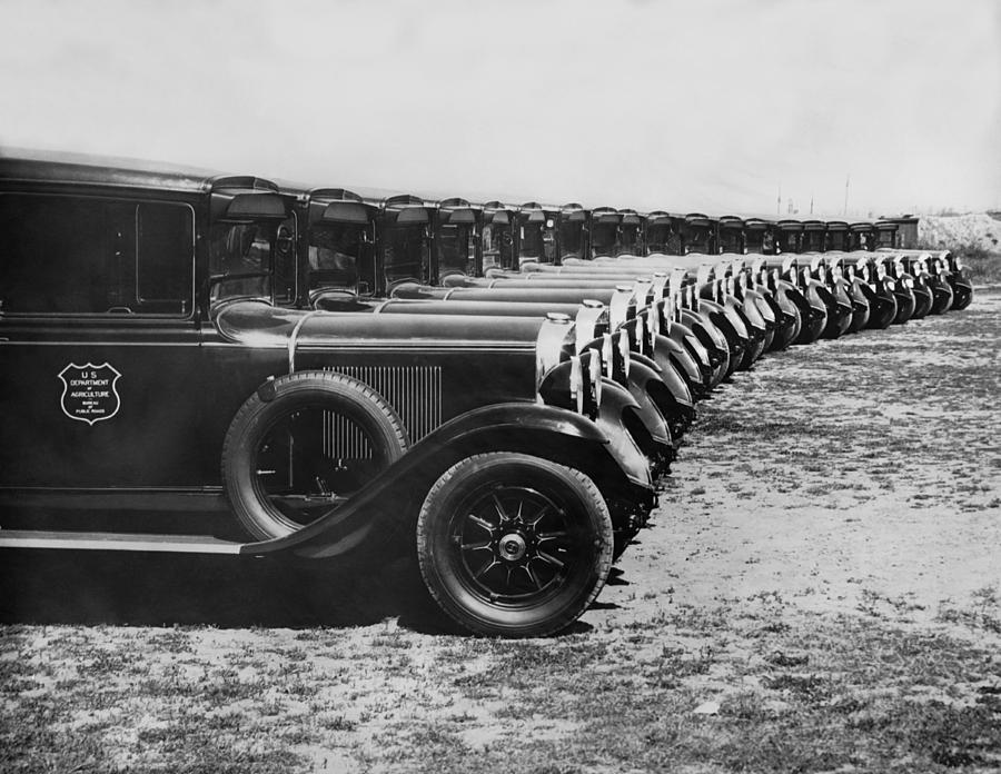 A Row Of Graham Automobiles Photograph by Underwood Archives