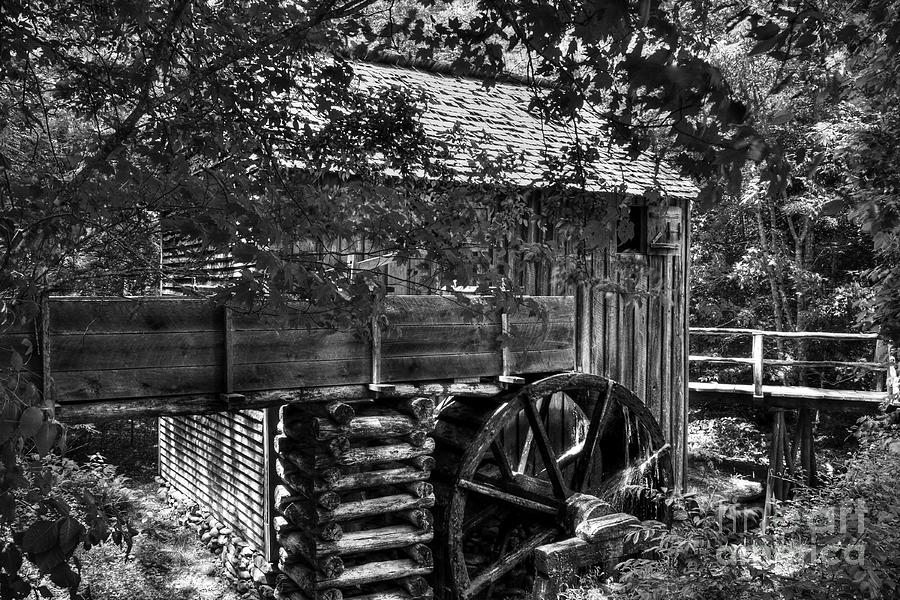 A Smoky Mountain Mill  Photograph by Mel Steinhauer