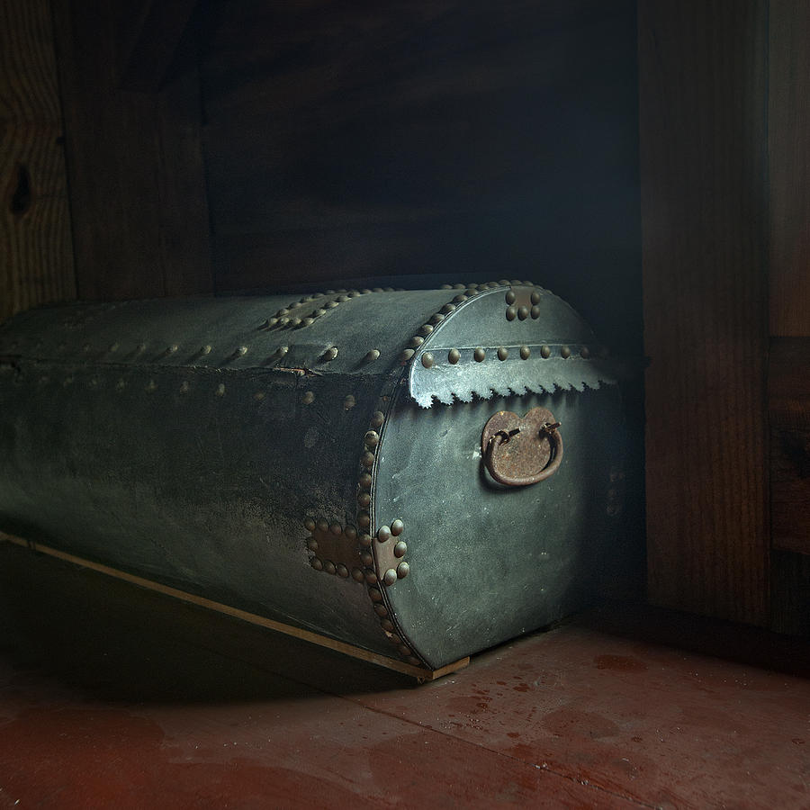 A soldiers Trunk Photograph by Gary Warnimont