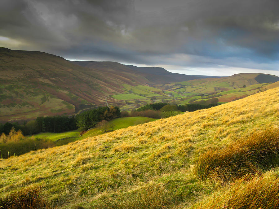 A Storm Brewing by Stephen Haunts A Storm Brewing by Stephen Haunts