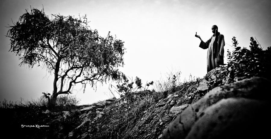 Black And White Photograph - A weird tree connection by Stwayne Keubrick Black And White Photograph - A weird tree connection by Stwayne Keubrick