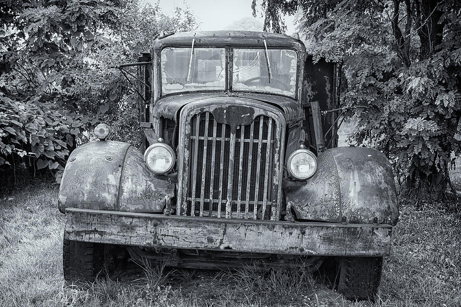 Abandoned Autocar Truck Photograph by Tom Singleton