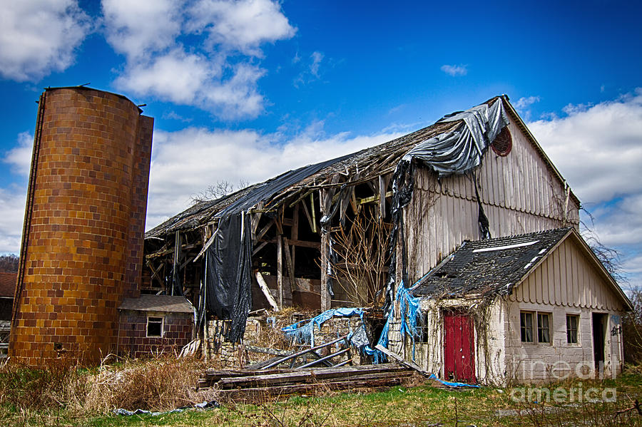 Architecture Photograph - Abandoned barn in Walpack  by Robert Wirth