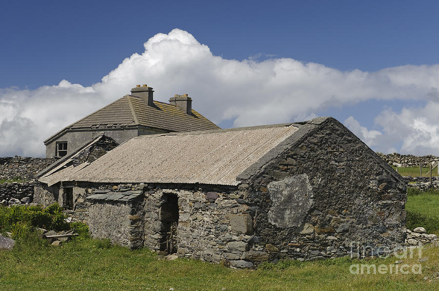 Abandoned Farm In Ireland Photograph by John Shaw