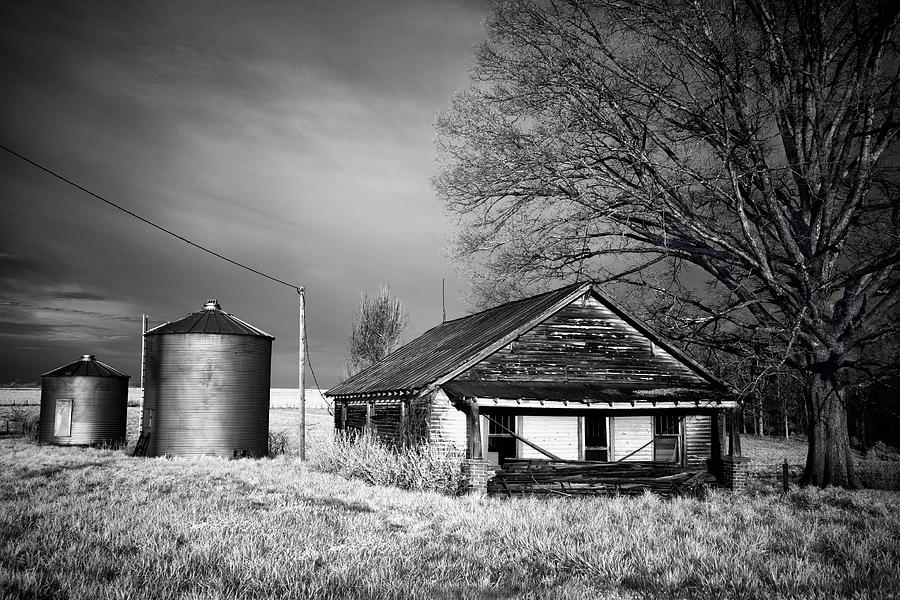 Abandoned Farm in Rural North Carolina Photograph by Dan Carmichael