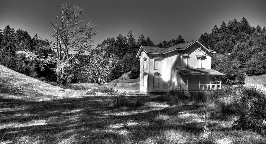 Abandoned Farmhouse Photograph by Mike Ronnebeck