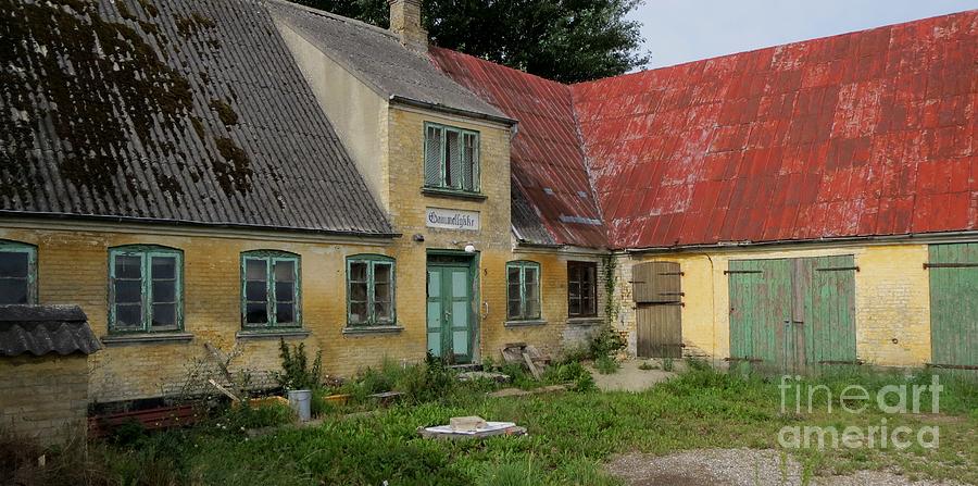 Abandoned farmhouse Photograph by Susanne Baumann
