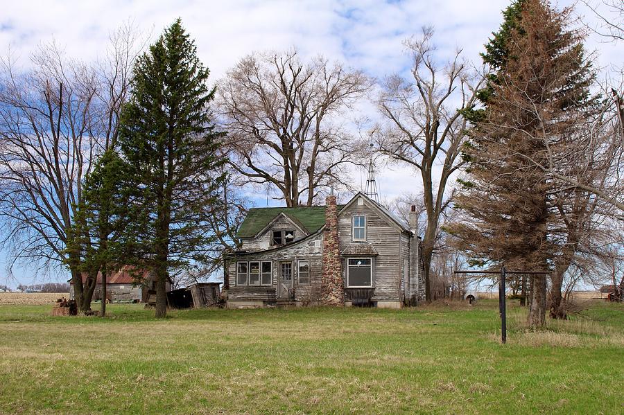 Abandoned Minnesota Farmhouse Photograph by Suzanne Lorenz