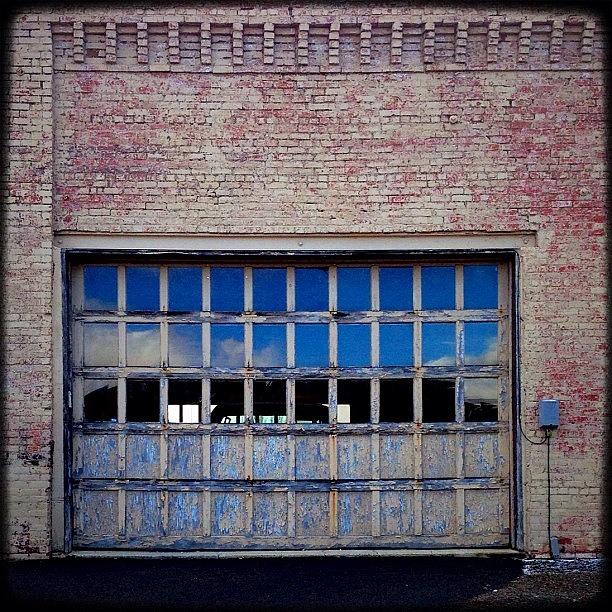 Igers Photograph - Abandoned Garage. #instagood by Kevin Smith