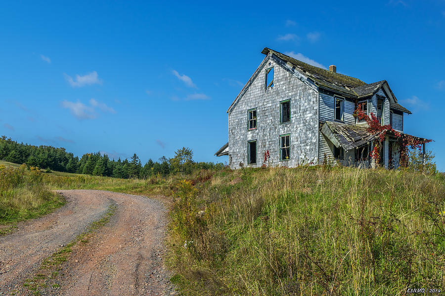 Abandoned Home Photograph by Ken Morris