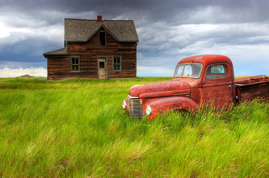 Abandoned Homestead House And Red Photograph by Gemstone Images - Fine ...