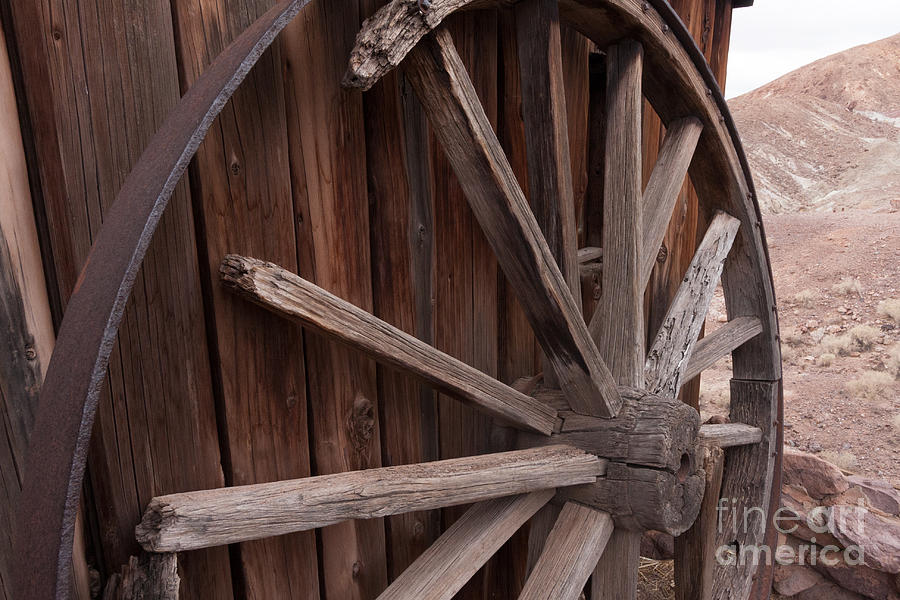 Abandoned Wagon Wheel Photograph by Dan Hartford - Fine Art America