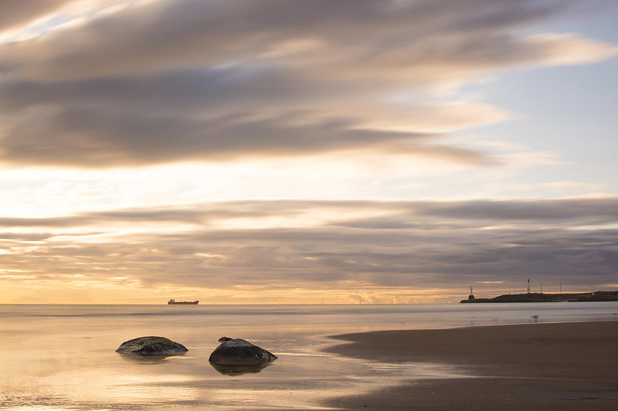 Aberdeen Beach at Dawn Photograph by Veli Bariskan