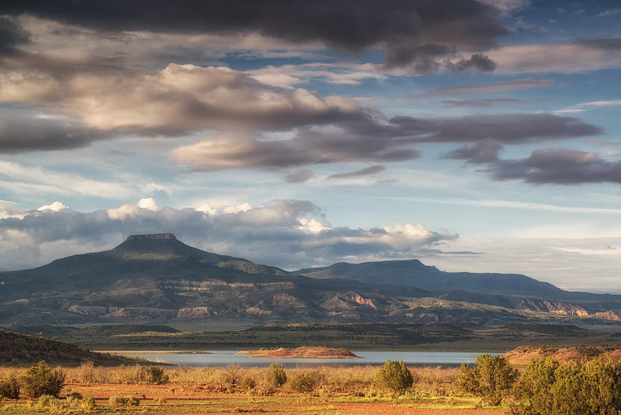 Cerro Pedernal Photograph - Abiquiu New Mexico Pico Pedernal in the morning by Silvio Ligutti