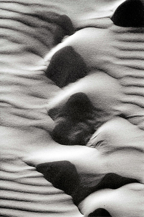 Abstract Photograph - Abstract Sand 6 by Arie Arik Chen