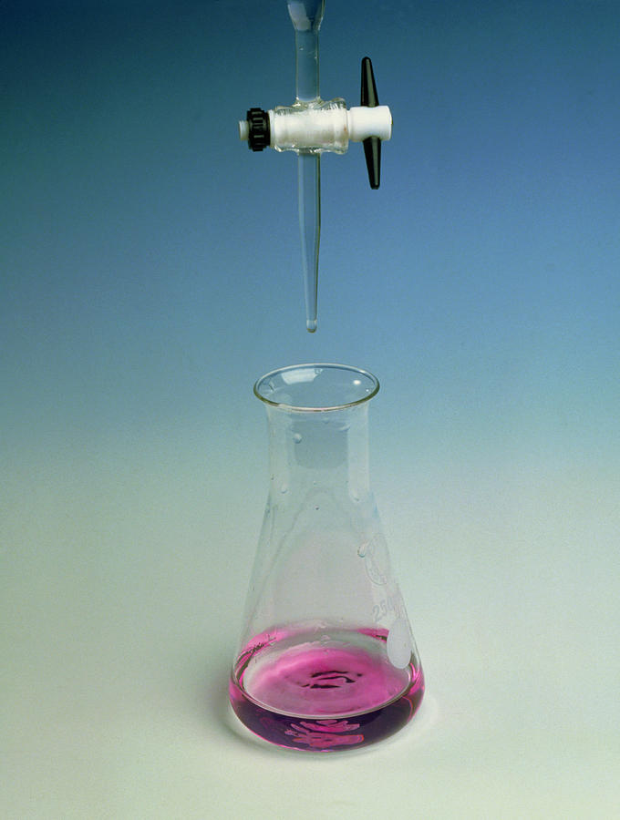 Acid-base Titration Photograph by Jerry Mason/science Photo Library