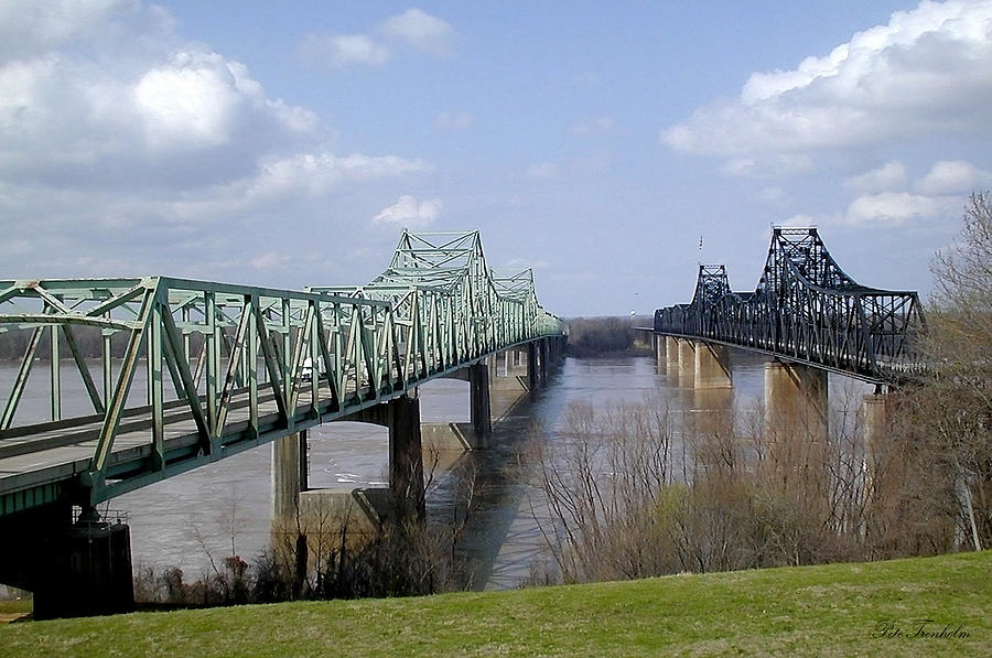 Across The Mississippi Photograph by Pete Trenholm