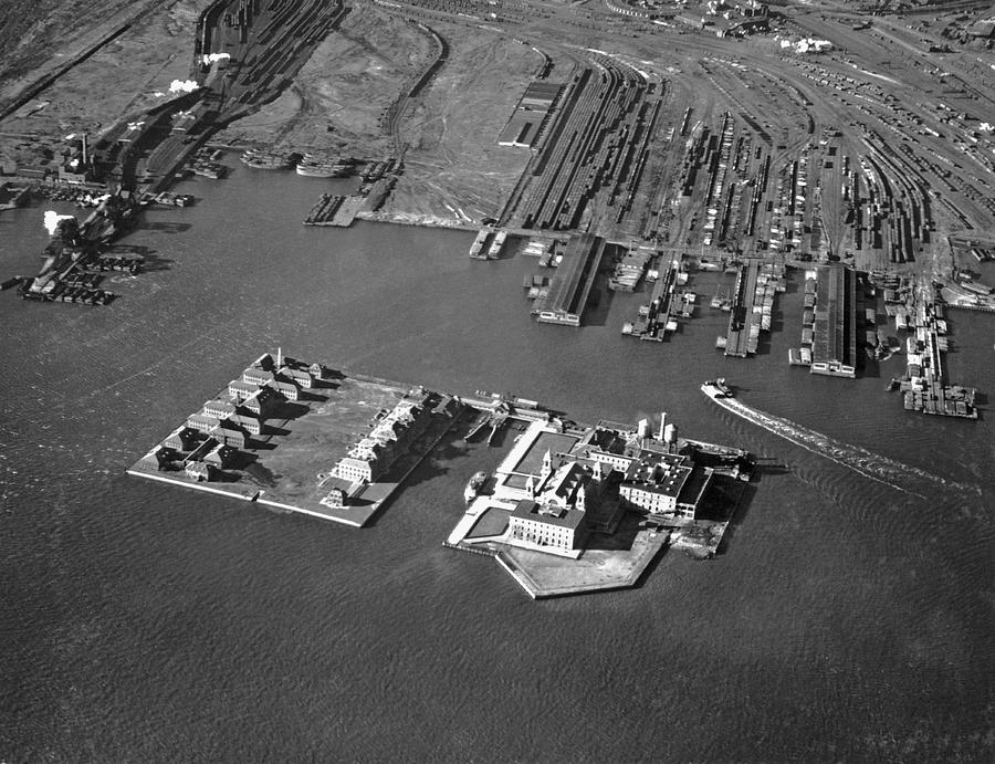 New York City Photograph - Aerial View Of Ellis Island by Underwood Archives