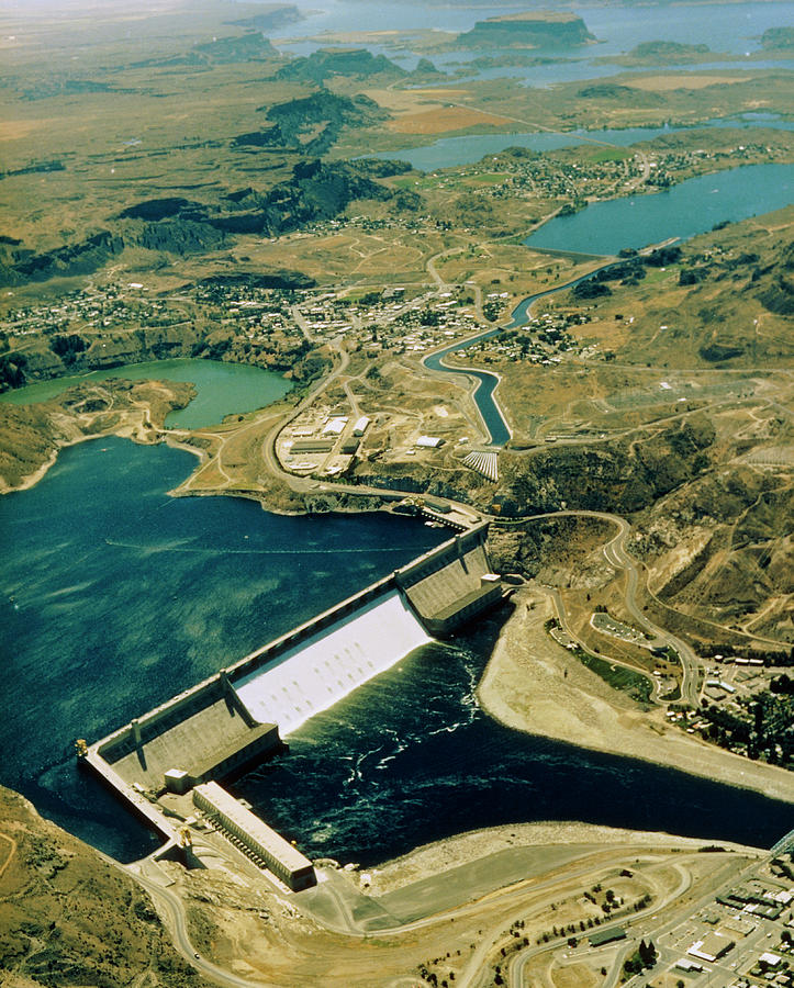 Aerial View Of Grand Coulee Dam Photograph by Us Bureau Of Reclamation/ Science Photo Library