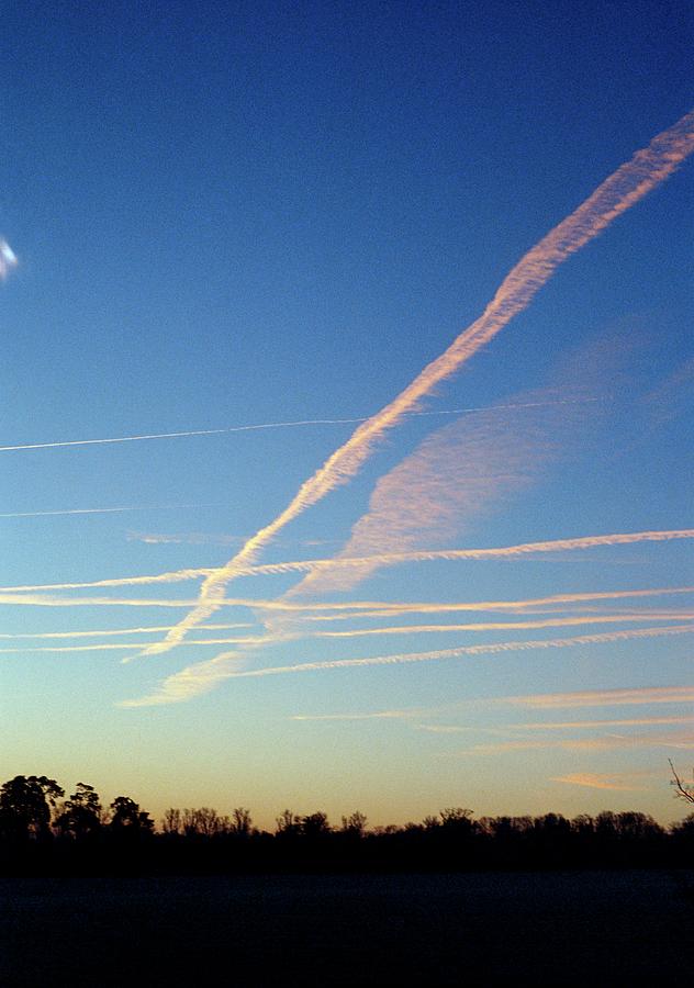 Winter Photograph - Aeroplane Contrail by Dr Rob Stepney/science Photo Library