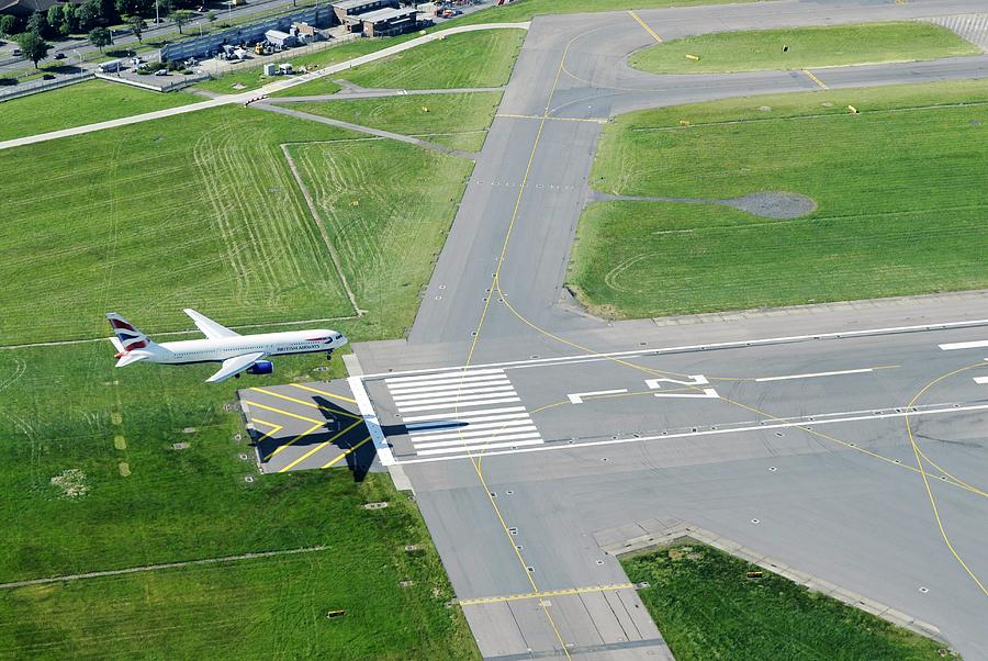 Aeroplane Landing Photograph by Alex Bartel/science Photo Library