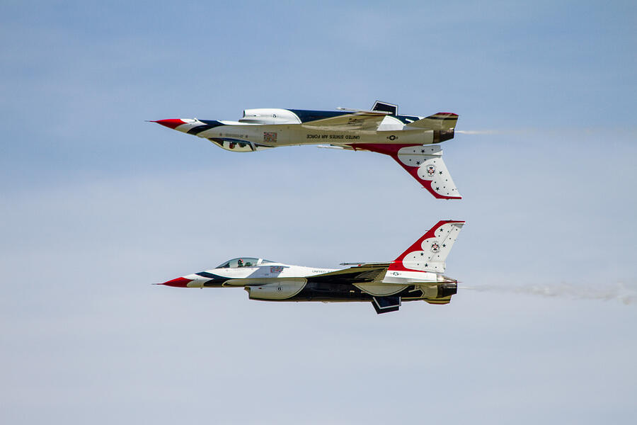 Air Force Thunderbirds Photograph by Bill Gallagher