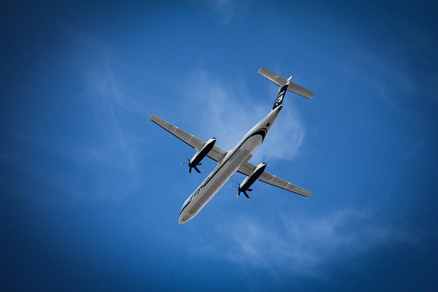 Alaska Airlines Turboprop Photograph by Aaron Berg