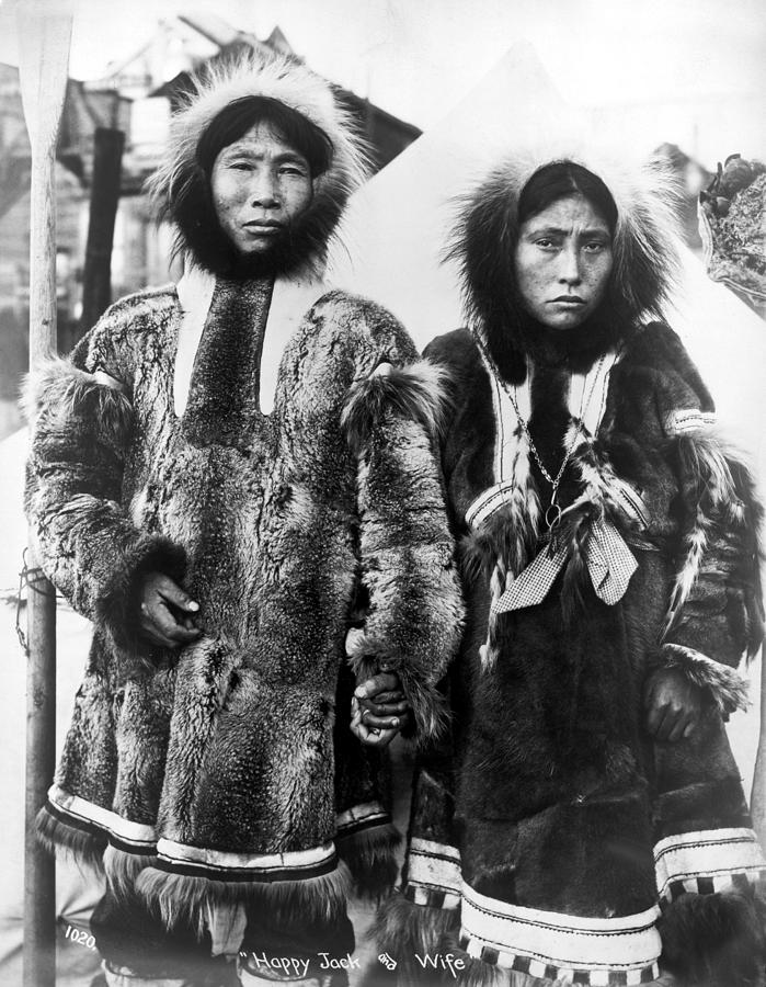 Alaska Eskimo Couple Photograph by Granger