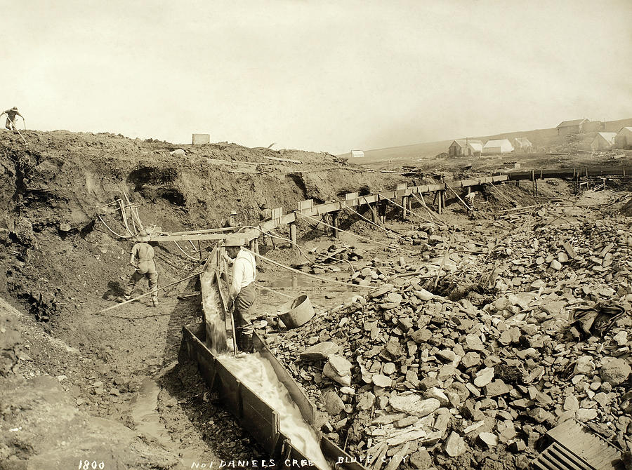 Alaska Gold Mine, C1898 Photograph by Granger - Fine Art America