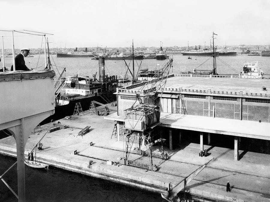 Alexandria Harbor Photograph By Underwood Archives - Fine Art America