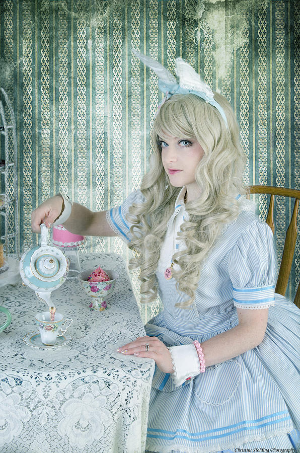 Alice Cosplay Makeup, Wig, & Potion Tutorial✨🐇💙【Alice in Wonderland】, Halloween 2022