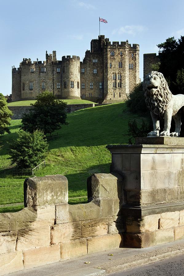 Alnwick Castle Photograph by Steve Allen/science Photo Library