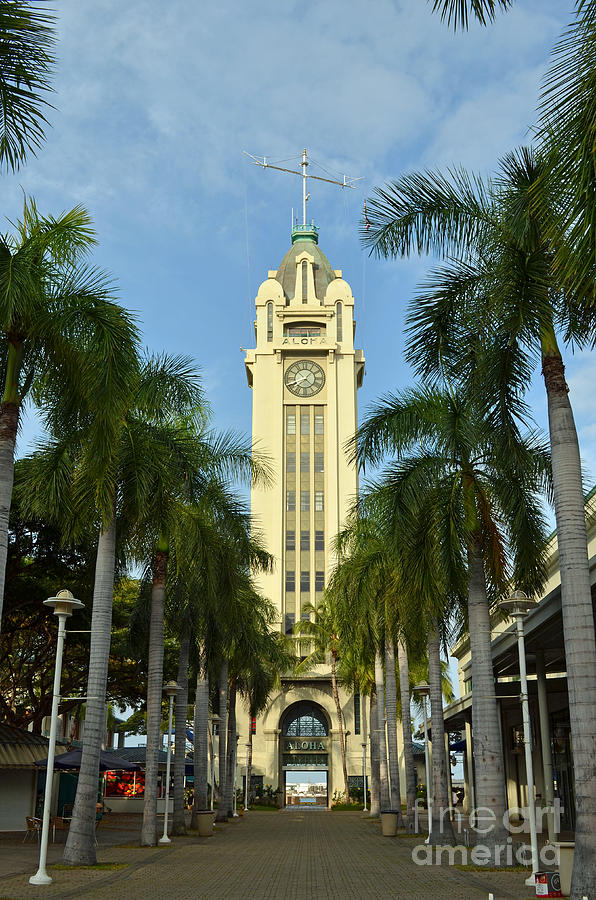 Honolulu Digital Art - Aloha Tower by Eva Kaufman