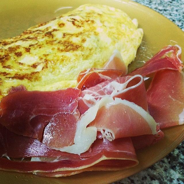 Egg Photograph - American Omelette With Spanish Hamm by Jordi Asensio