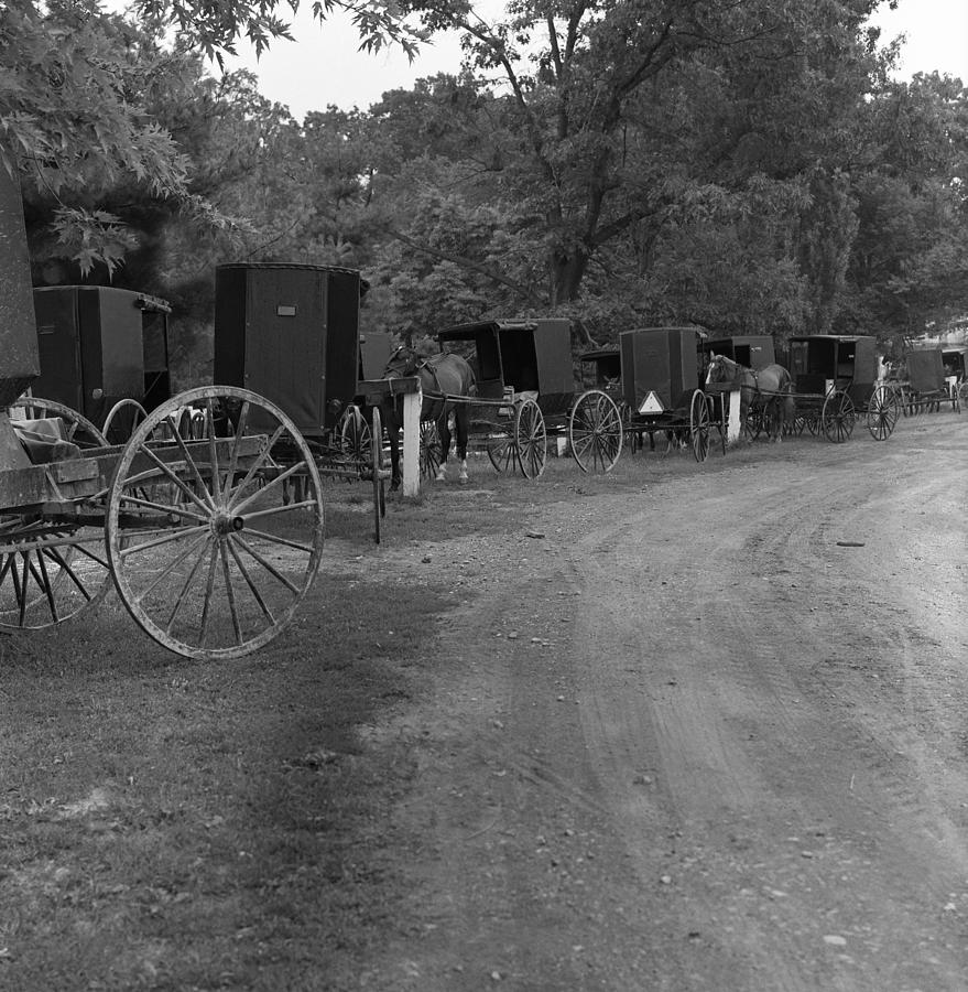 Amish Photograph - Amish in Pennsylvania by Henri Bersoux