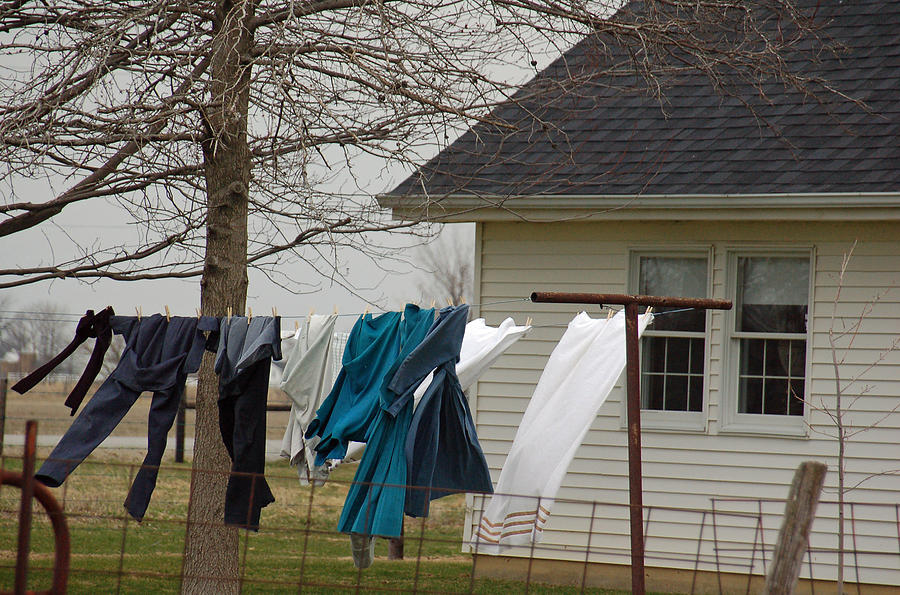Amish Washday - Allen County Indiana Photograph by Suzanne Gaff
